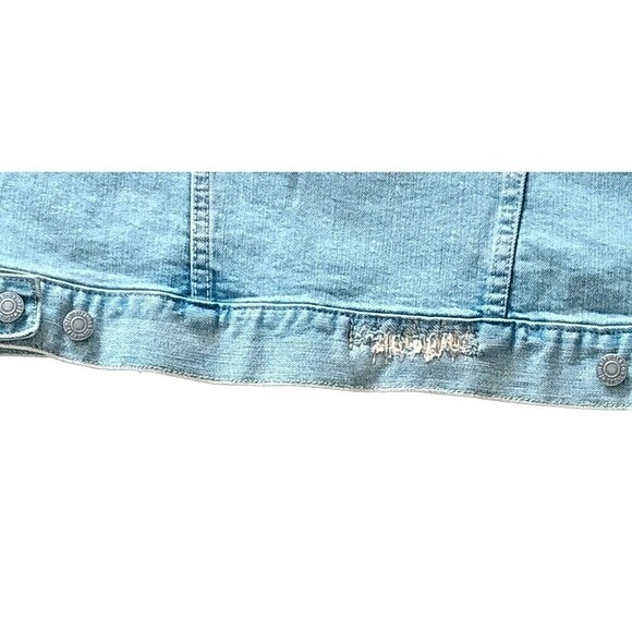 Levi's Jean Jacket Size Medium Women's Decorated Patches Distressed Light Rinse - Picture 7 of 10